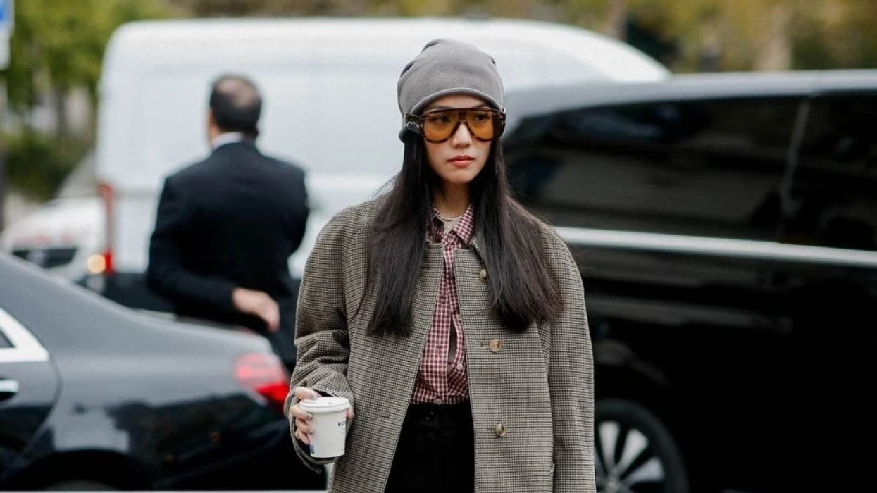 3 kombinime me stil për shëtitje dimërore - nga xhemperi komod te palltoja me gëzof