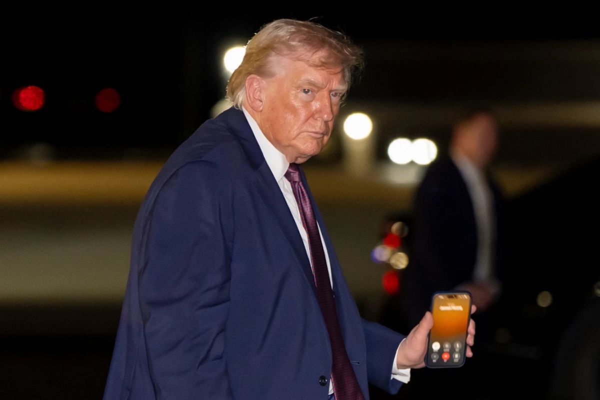 Trump shkarkon gati 30 diplomatë karriere nga pozicionet e ambasadorëve Trump shkarkon gati 30 diplomatë karriere nga pozicionet e ambasadorëve