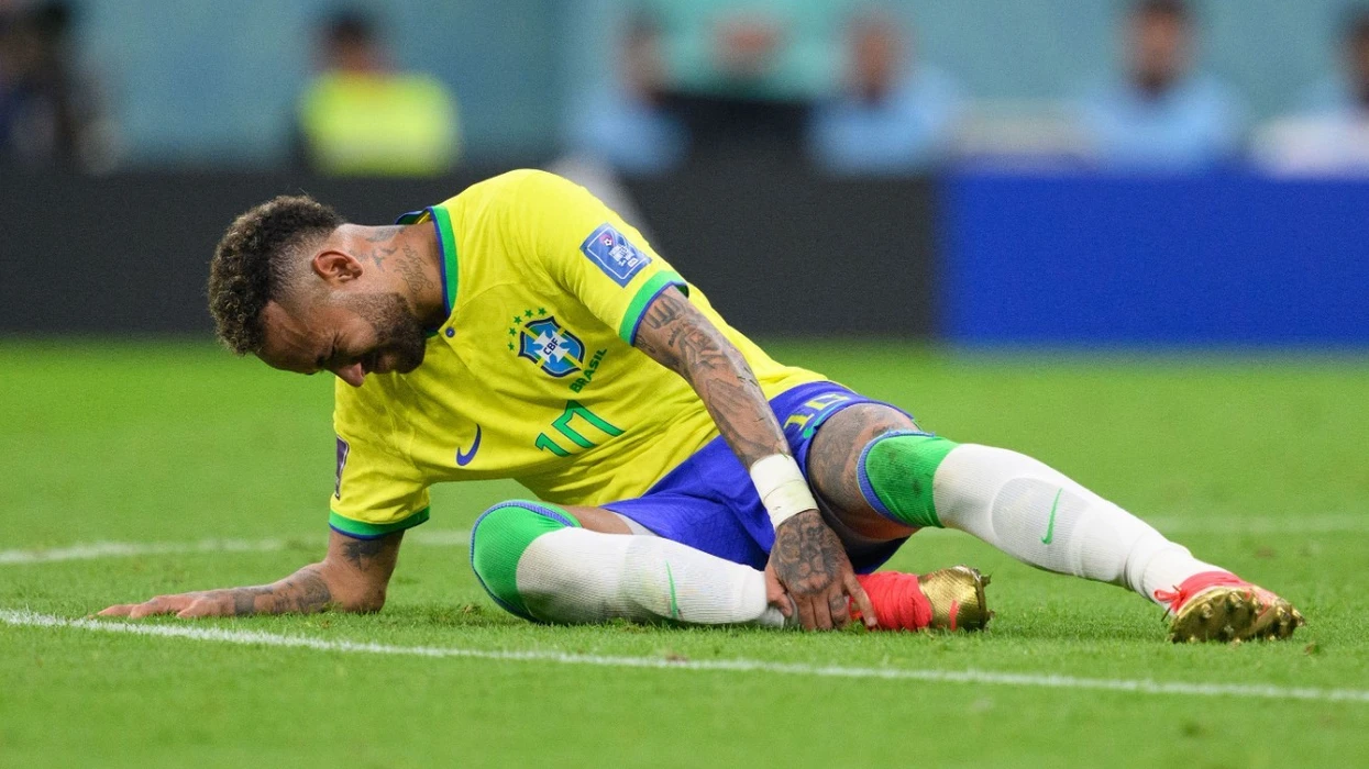 Neymar rrezikon seriozisht pjesëmarrjen në Kupën e Botës, do t’i nënshtrohet operacionit në gju