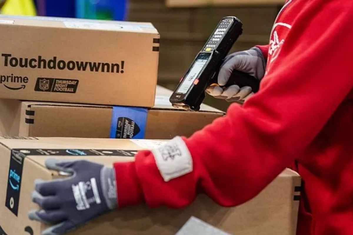 Amazon bllokon 1,800 aplikime për punë nga agjentë të dyshuar të Koresë së Veriut Amazon bllokon 1,800 aplikime për punë nga agjentë të dyshuar të Koresë së Veriut