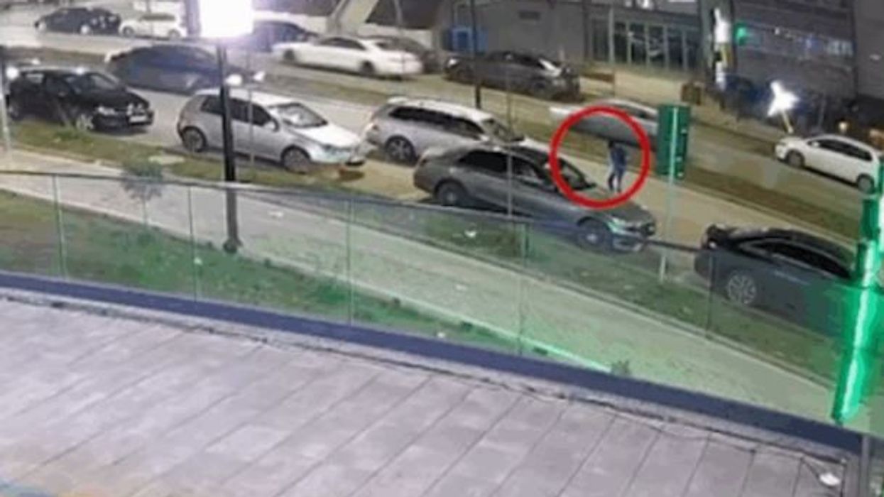 Policia identifikon shoferin që e përplasi me veturë 13-vjeçarin dhe iku nga vendi i ngjarjes (Pamje) Policia identifikon shoferin që e përplasi me veturë 13-vjeçarin dhe iku nga vendi i ngjarjes (Pamje)