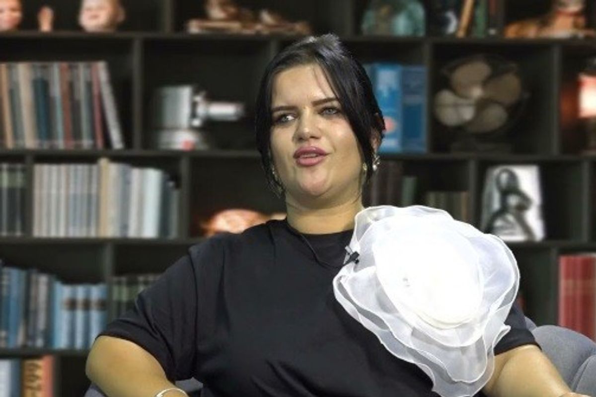 Incident në skenë, Gresa Gashi merr goditje në kokë gjatë shfaqjes - shoqërohet në spital aktorja Incident në skenë, Gresa Gashi merr goditje në kokë gjatë shfaqjes - shoqërohet në spital aktorja