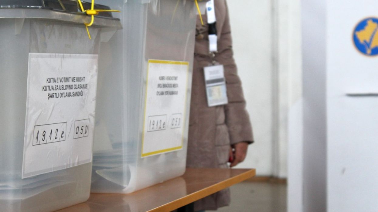 Rreth dy milionë qytetarë votojnë të dielën, KQZ: Rezultatet e para, para orës 20:00 Rreth dy milionë qytetarë votojnë të dielën, KQZ: Rezultatet e para, para orës 20:00