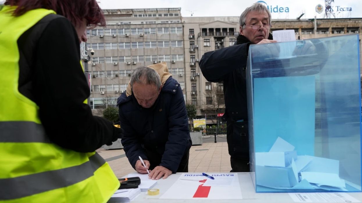 Studentët në Serbi kërkojnë mbështetje për zgjedhje të parakohshme që shpresojnë se do ta rrëzojnë Vuçiqin Studentët në Serbi kërkojnë mbështetje për zgjedhje të parakohshme që shpresojnë se do ta rrëzojnë Vuçiqin