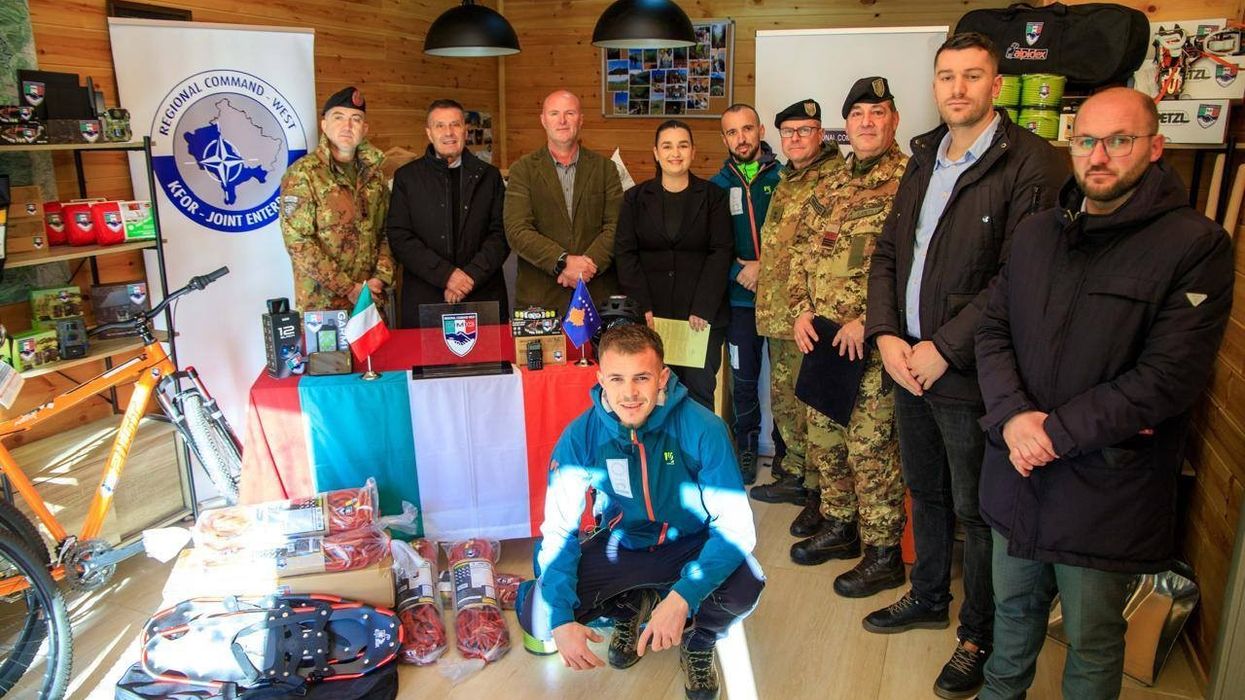 Komuna e Junikut pranon donacion nga KFOR-i italian për zhvillimin e turizmit malor Komuna e Junikut pranon donacion nga KFOR-i italian për zhvillimin e turizmit malor