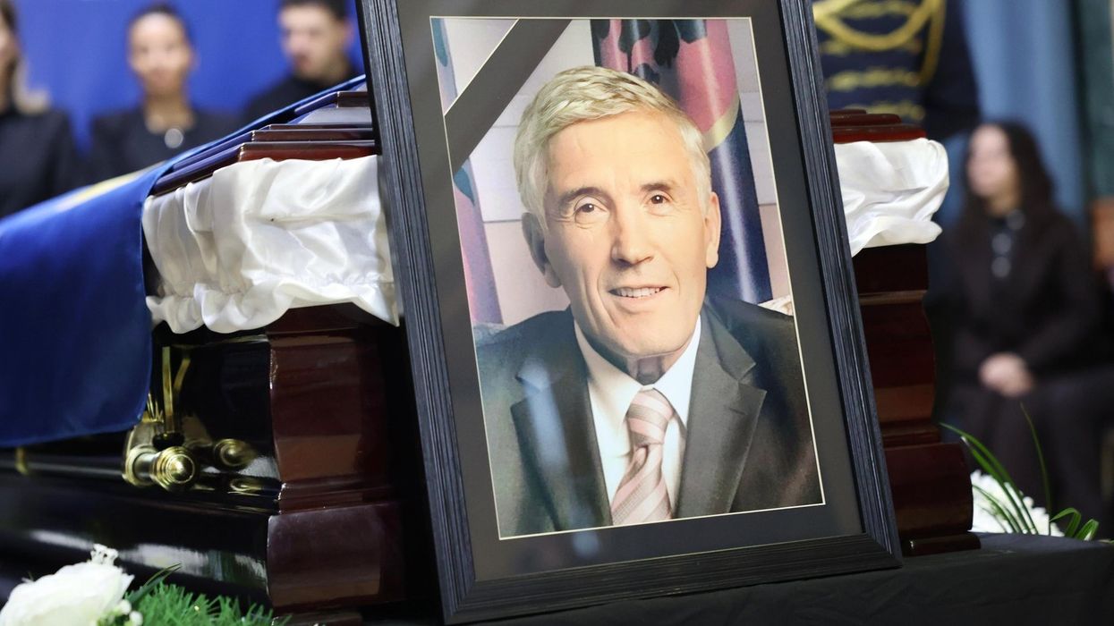 Qeveria ndan 10 mijë euro për shpenzimet e funeralit të Nexhat Dacit Qeveria ndan 10 mijë euro për shpenzimet e funeralit të Nexhat Dacit