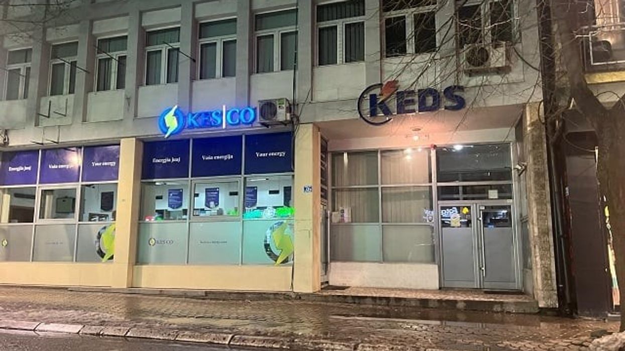 Lagje të mëdha të Pejës tash e katër ditë pa energji elektrike, KEDS nuk përgjigjet