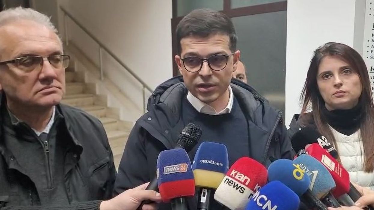 800 shtëpi me prezencë uji, evakuohen 180 banorë, Vengu nga Durrësi: Rreziku nuk ka kaluar 800 shtëpi me prezencë uji, evakuohen 180 banorë, Vengu nga Durrësi: Rreziku nuk ka kaluar