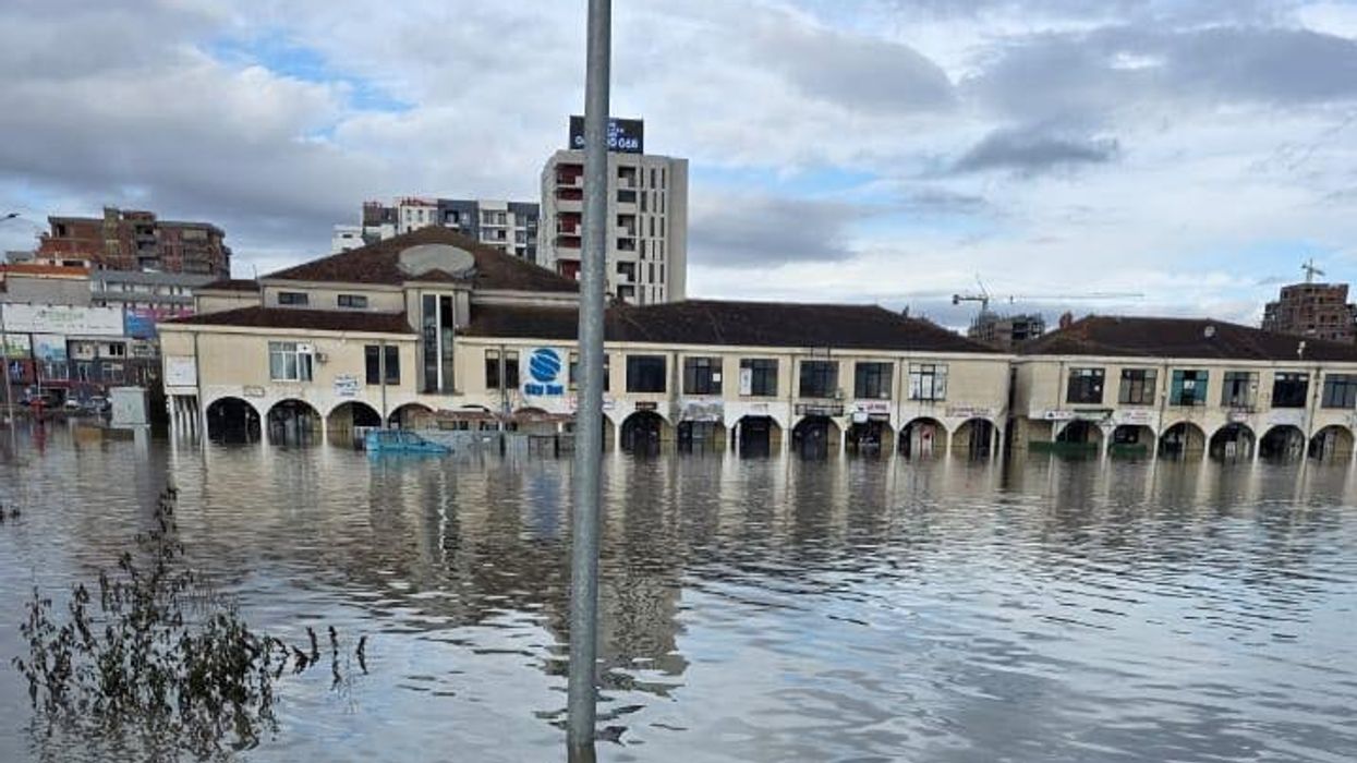 Lladrovci: Janë ndalur reshjet, vetëm rruga Drenas-Guri i Plakës mbetet e bllokuar Lladrovci: Janë ndalur reshjet, vetëm rruga Drenas-Guri i Plakës mbetet e bllokuar