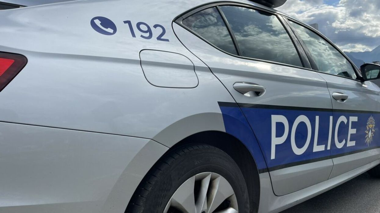 Kapet me 1.12 promila alkool, gjobitet dhe i merret patentë shoferi për 6 muaj 38 vjeçarit në Ferizaj Kapet me 1.12 promila alkool, gjobitet dhe i merret patentë shoferi për 6 muaj 38 vjeçarit në Ferizaj