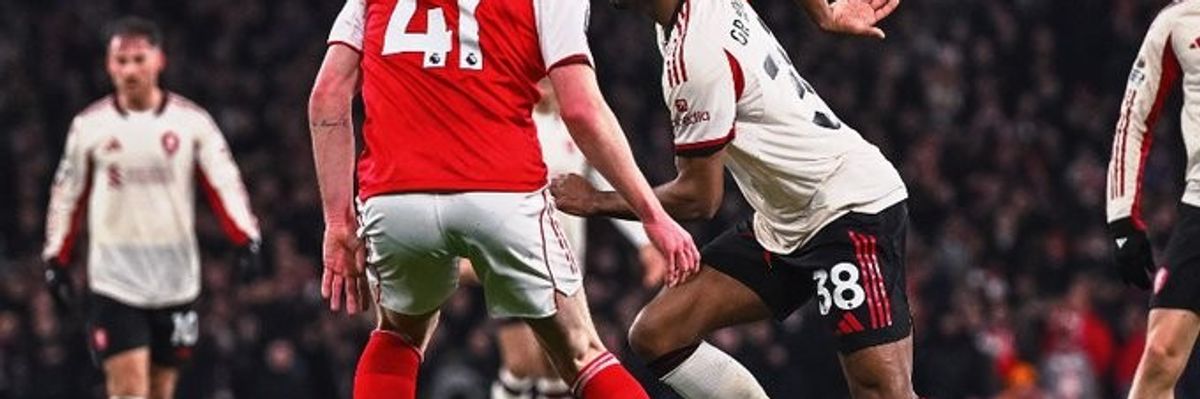 Derbi mes Arsenalit dhe Liverpoolit nuk prodhon gola Derbi mes Arsenalit dhe Liverpoolit nuk prodhon gola