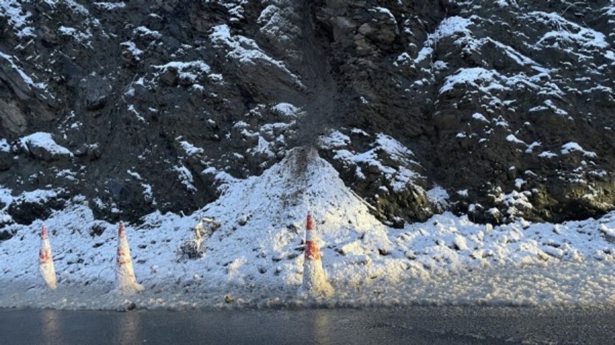 Në rrugën Mitrovicë–Bajgorë shembet një pjesë e dheut