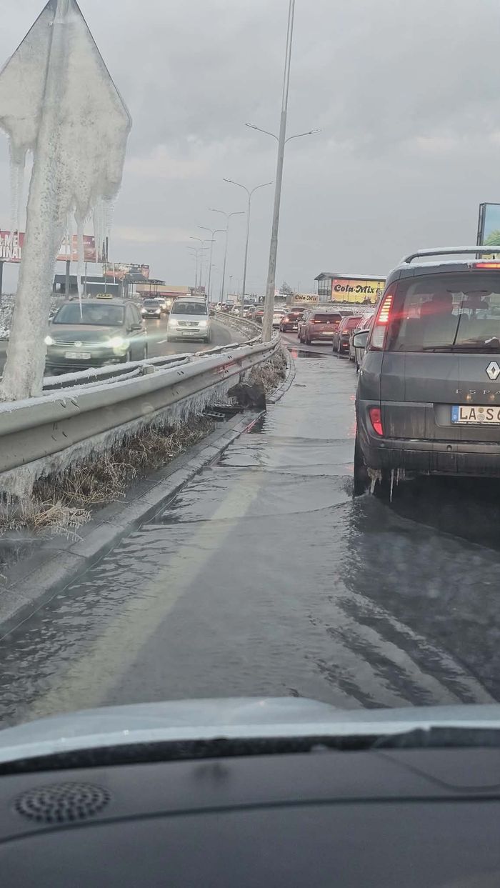 Trafik i rënduar drejt Prishtinës  bllokim nga Parku i Biznesit deri në Sllatinë