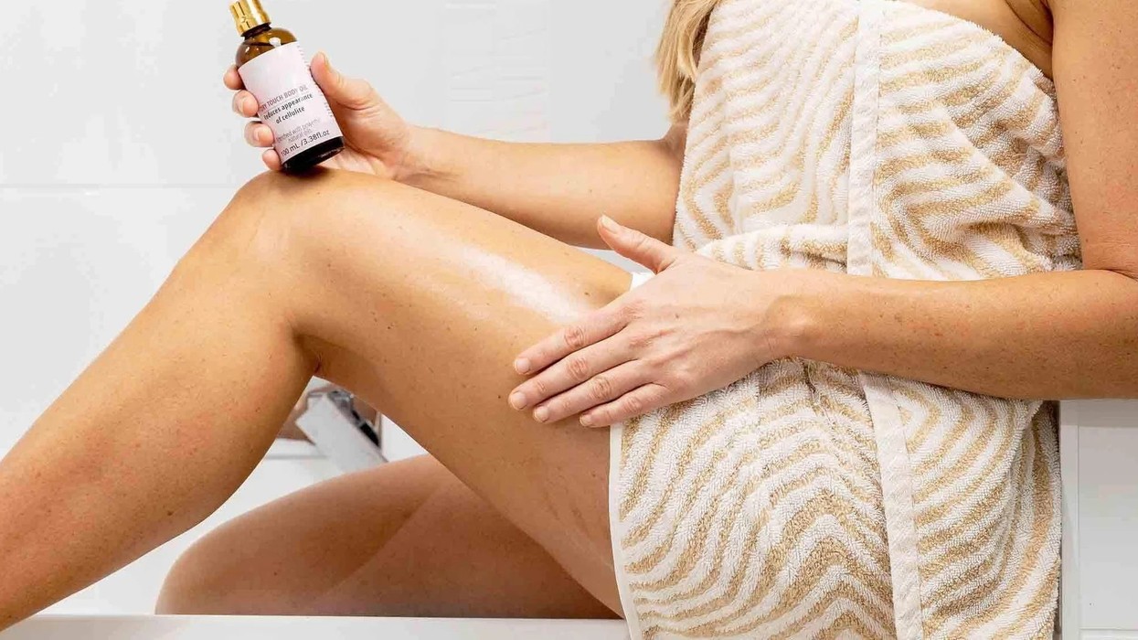 Vaji i kokosit kundër celulitit: Si ta përdorni për lëkurë më të shtrënguar dhe më të butë