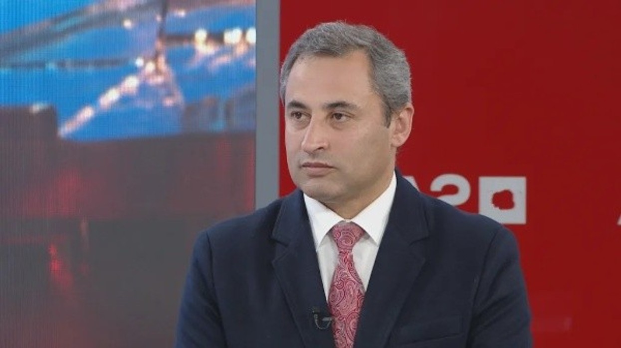 Ish-ambasadori Çejku kritikon licensimin e kompanisë CWP: Jo shtyllave serbe në Tropojë