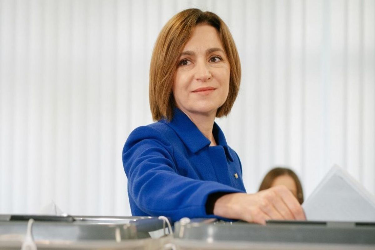 Presidentja e Moldavisë, Maia Sandu, thotë se do të votonte për t'u bashkuar me Rumaninë Presidentja e Moldavisë, Maia Sandu, thotë se do të votonte për t'u bashkuar me Rumaninë