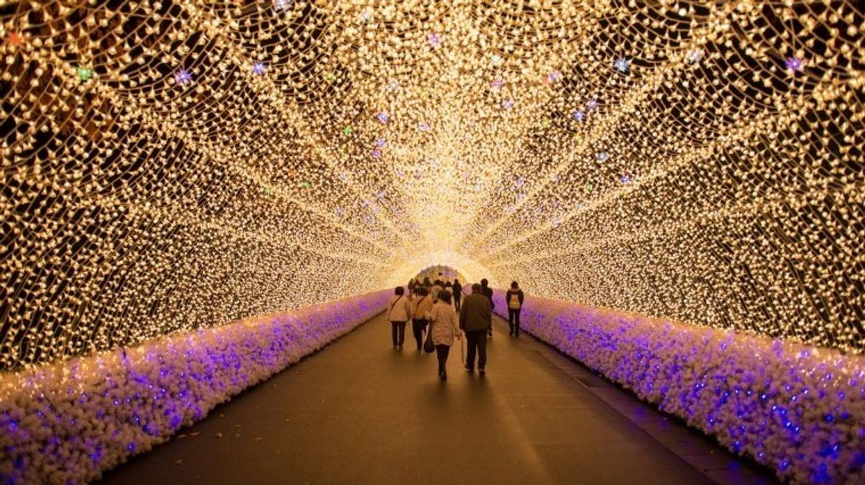 Miliona drita LED ndriçojnë festivalin më të madh dimëror në Japoni