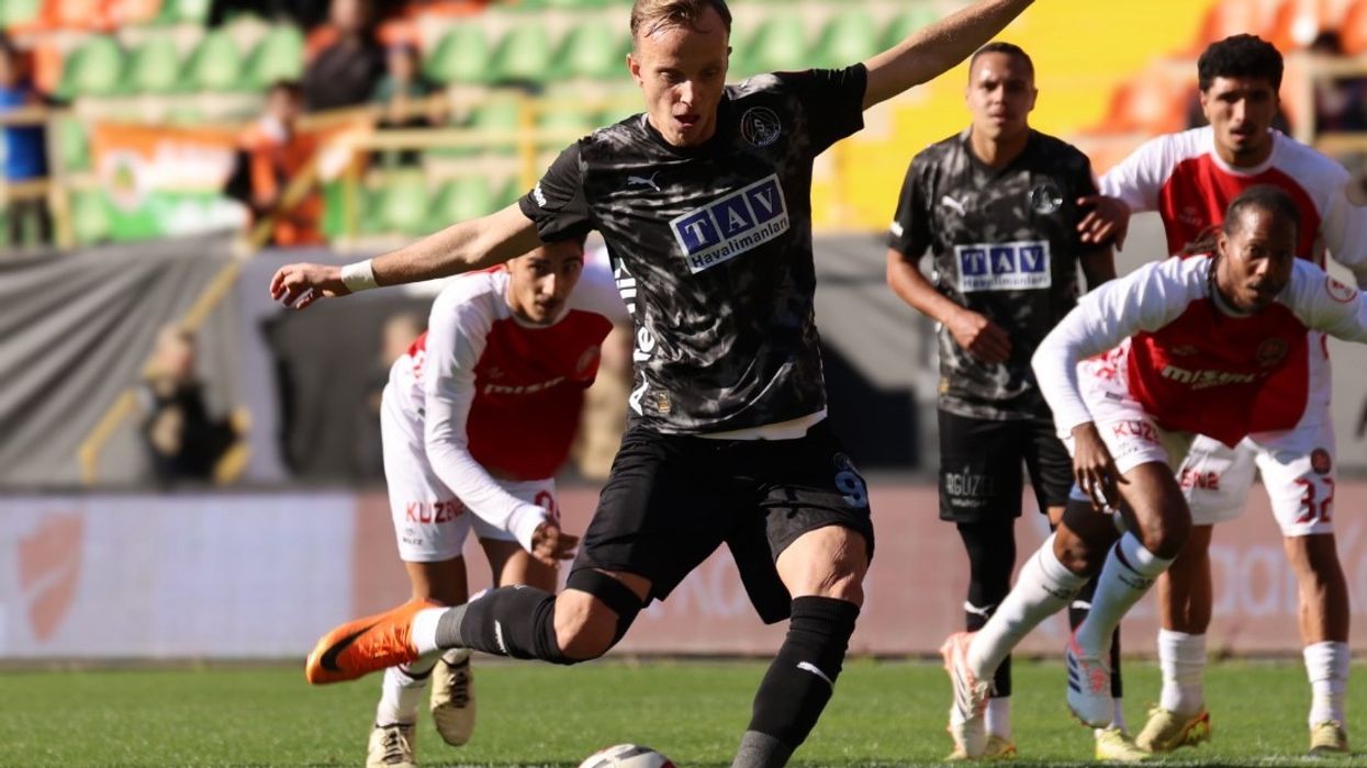 Florent Hadergjonaj shkëlqen me dy gola ndaj Karagumrkut Florent Hadergjonaj shkëlqen me dy gola ndaj Karagumrkut