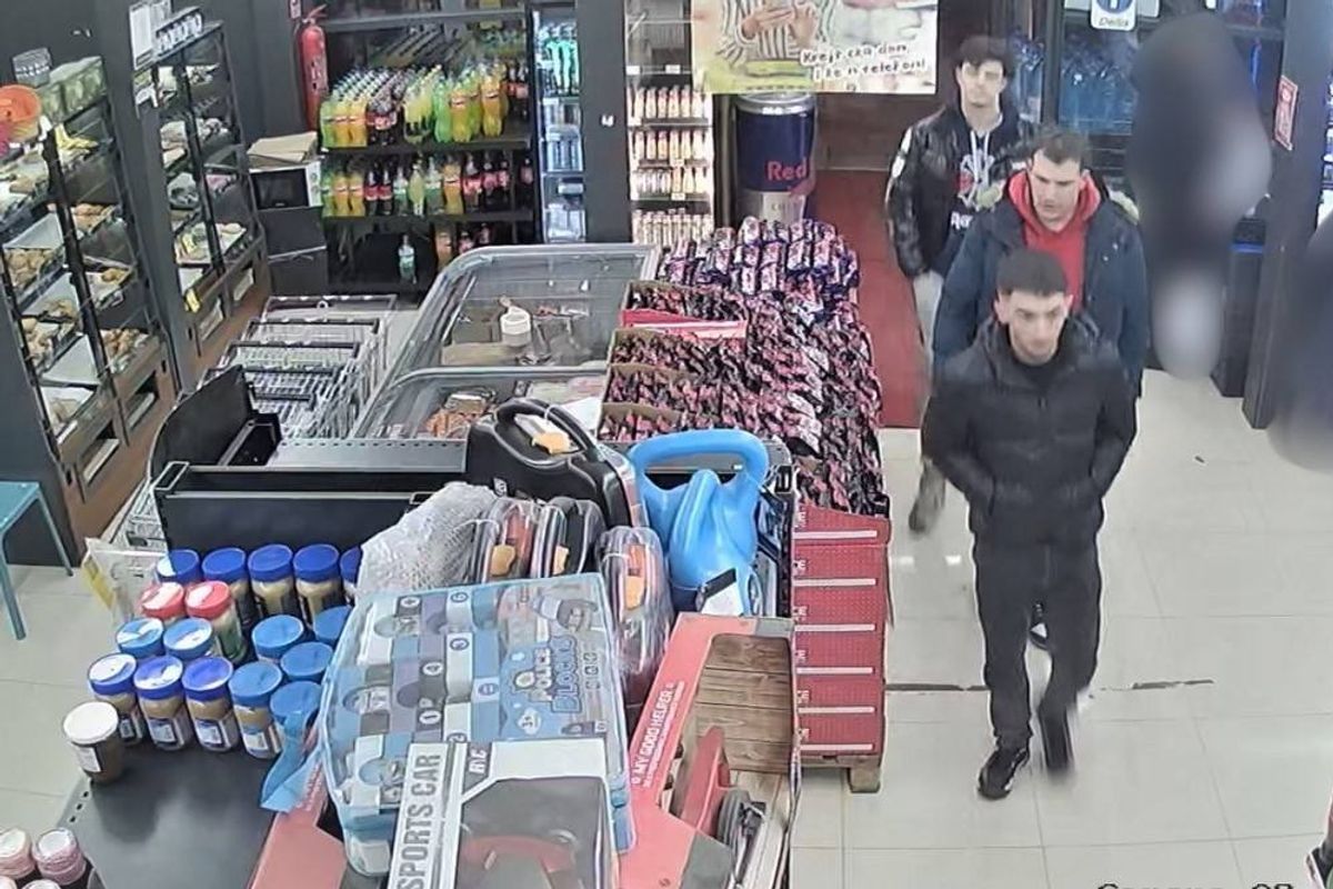 Policia kërkon ndihmën e qytetarëve për identifikimin e personave të dyshuar për vjedhje Policia kërkon ndihmën e qytetarëve për identifikimin e personave të dyshuar për vjedhje
