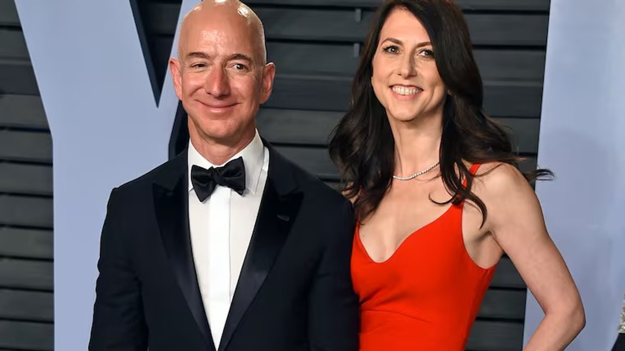 Ish-gruaja e Jeff Bezos dhuron 45 milionë dollarë për një organizatë jofitimprurëse