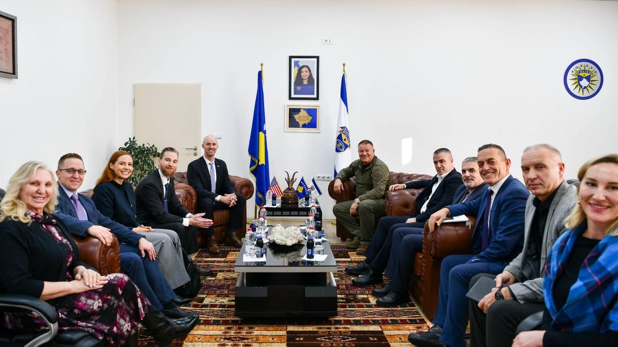 FBI sjell në Kosovë agjent special dhe analist të inteligjencës FBI sjell në Kosovë agjent special dhe analist të inteligjencës