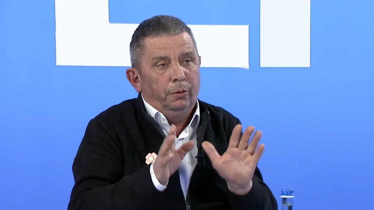 “Me pas armë, s’i kishe rrëzu gjithë këta burra”, çka iu tha forcave serbe nëna e të mbijetuarit të masakrës së Reçakut