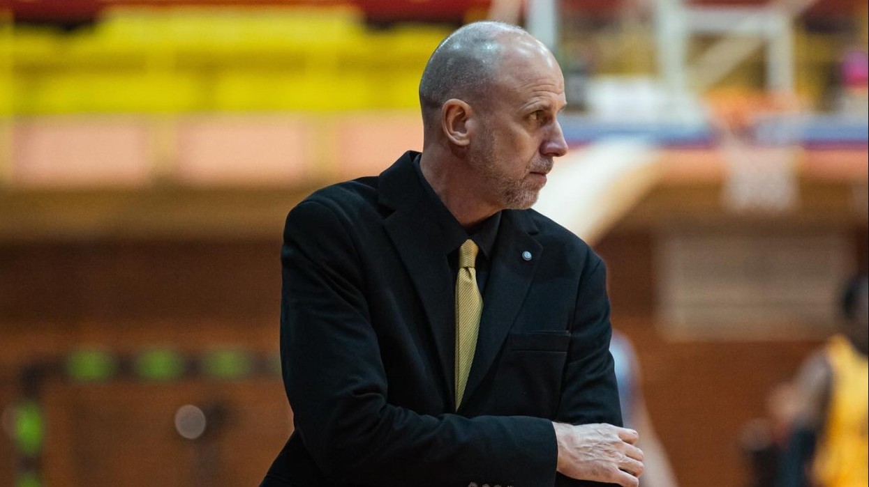 GO+ Peja ndërprenë bashkëpunimin me trajnerin Greg Gibson