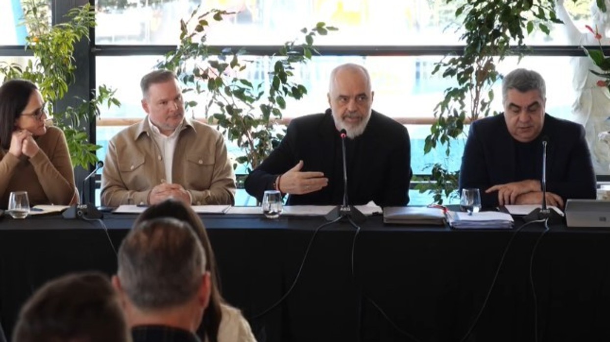 Rama në mbledhjen me kryebashkiakët: Realizoni 1 mijë investime, në të kundërtën nuk rikandidoni