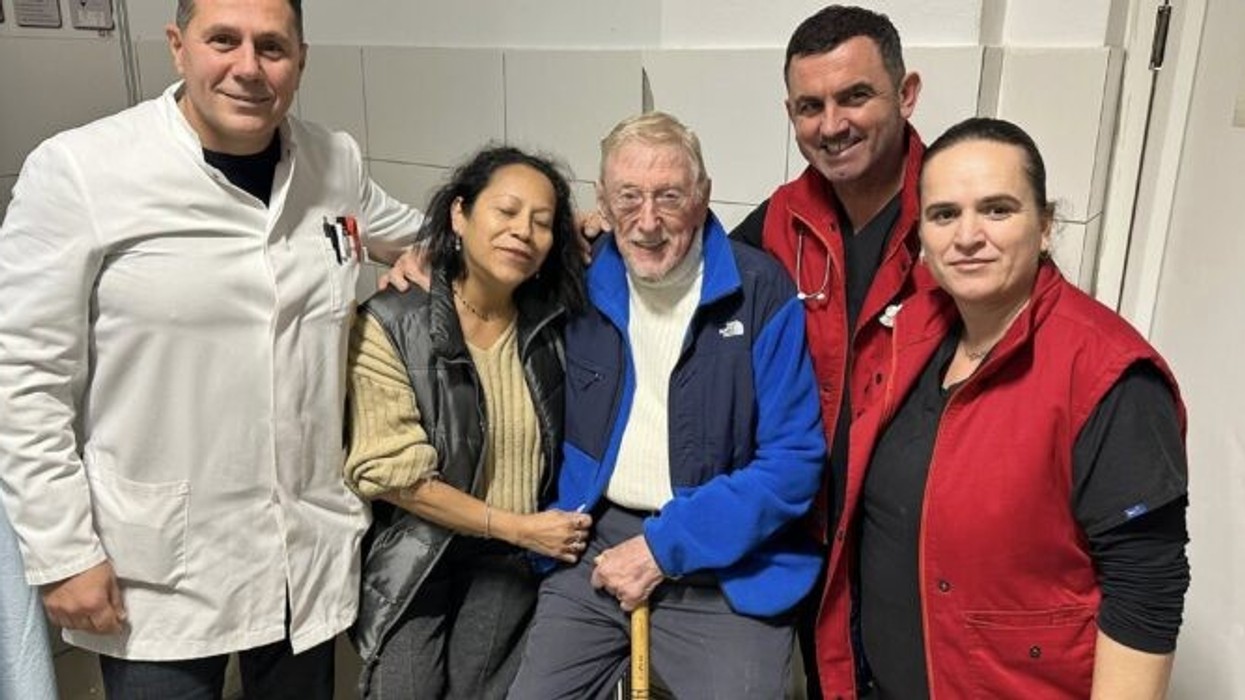 Gruaja e ambasadorit Walker në gjendje stabile, lirohet pas trajtimit mjekësor në Viti