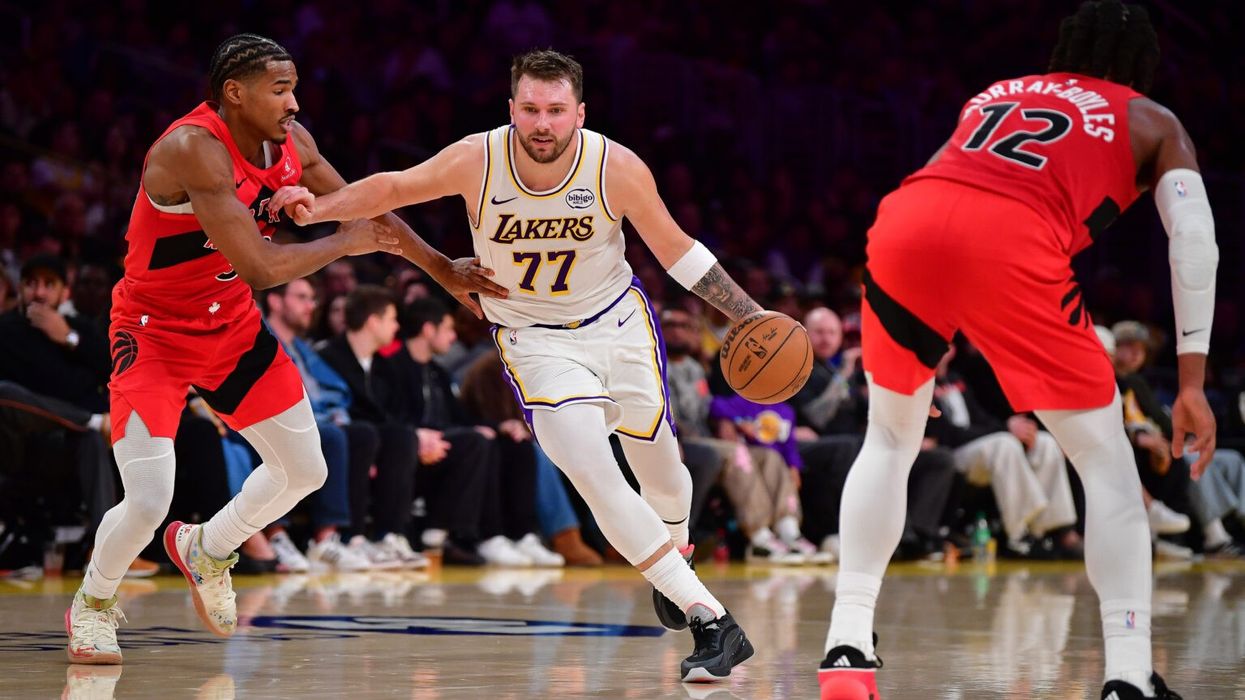 Lakers rikthehen te fitoret pas një paraqitje spektakolare nga tre yjet e ekipit Lakers rikthehen te fitoret pas një paraqitje spektakolare nga tre yjet e ekipit