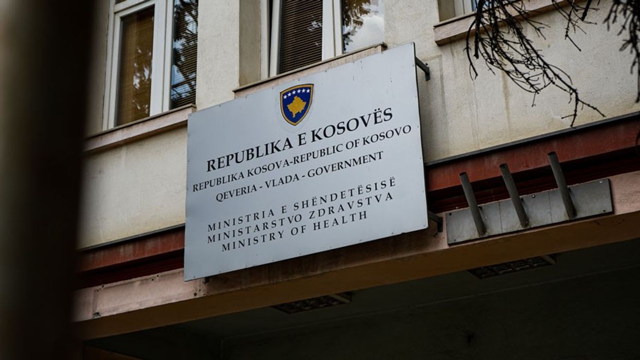 Pretendime për ofrim ilaçesh si trajtim për autizëm, reagon Ministria e Shëndetësisë Pretendime për ofrim ilaçesh si trajtim për autizëm, reagon Ministria e Shëndetësisë
