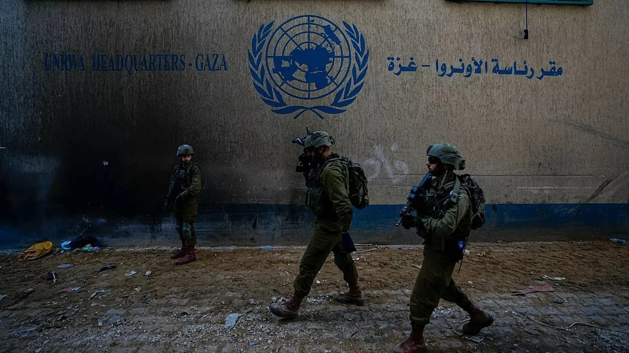 UNRWA thotë se përballet me 'sulm të paparë' ndërsa Izraeli shemb ndërtesën në selinë qendrore në Jerusalemin lindor