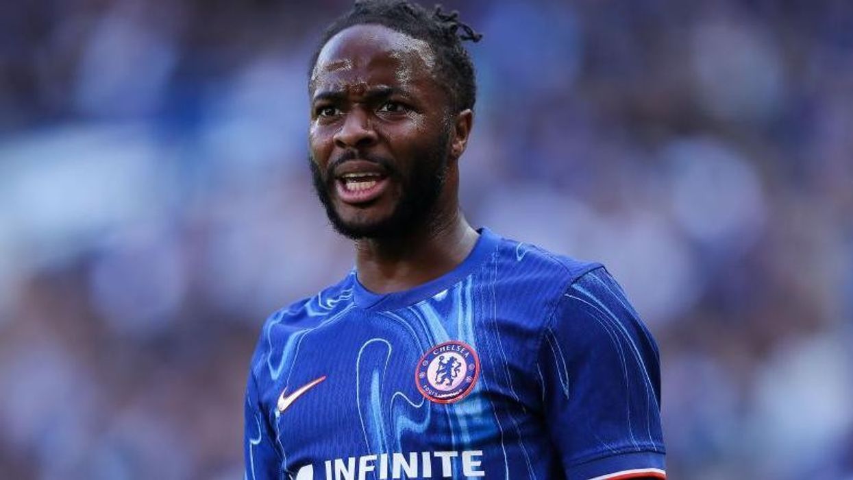 Sterling do të largohet nga Chelsea - tri oferta në tavolinë, preferon të luajë jashtë vendit Sterling do të largohet nga Chelsea - tri oferta në tavolinë, preferon të luajë jashtë vendit