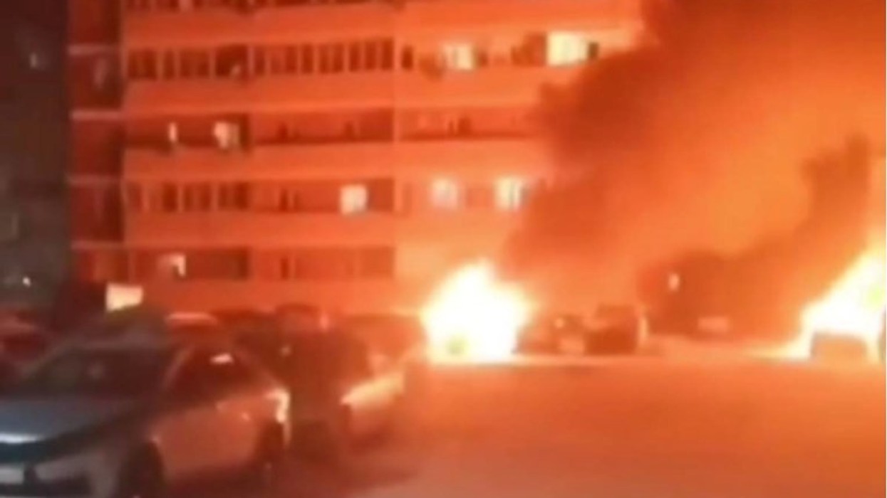 Rusët goditën ndërtesën e tyre me raketë