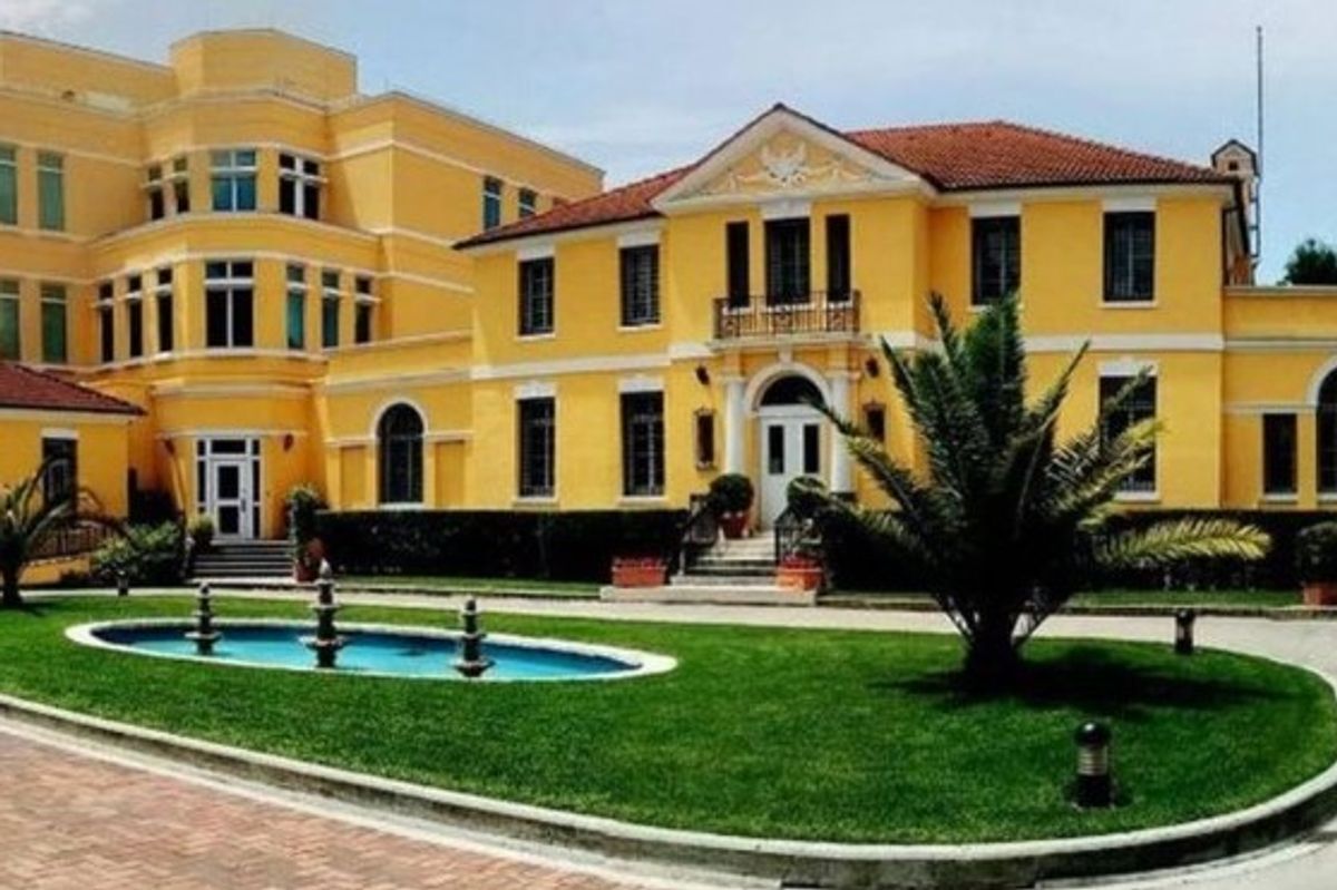 Protesta e opozitës, ambasada amerikane në Tiranë paralajmëron qytetarët: Shmangni zonat e demonstratës Protesta e opozitës, ambasada amerikane në Tiranë paralajmëron qytetarët: Shmangni zonat e demonstratës
