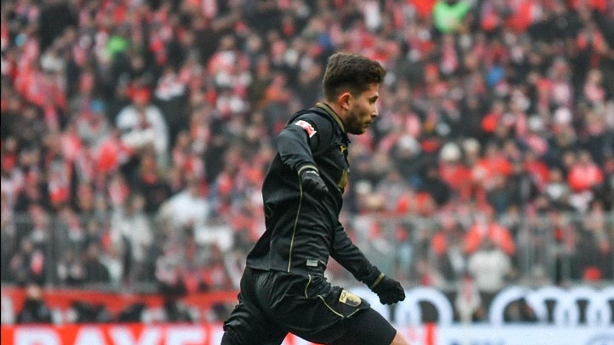 Elvis Rexhbecaj me paraqitje pozitive, Augsburgu ia shkakton Bayern Munichut humbjen e parë në Bundesliga Elvis Rexhbecaj me paraqitje pozitive, Augsburgu ia shkakton Bayern Munichut humbjen e parë në Bundesliga