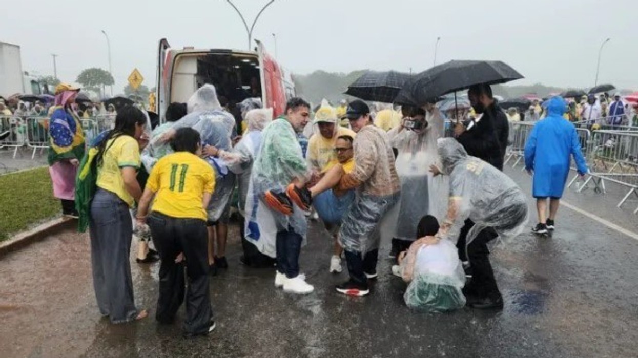 Rreth 90 të lënduar kur rrufeja ra pranë një tubimi në mbështetje të ish-presidentit të burgosur brazilian Jair Bolsonaro