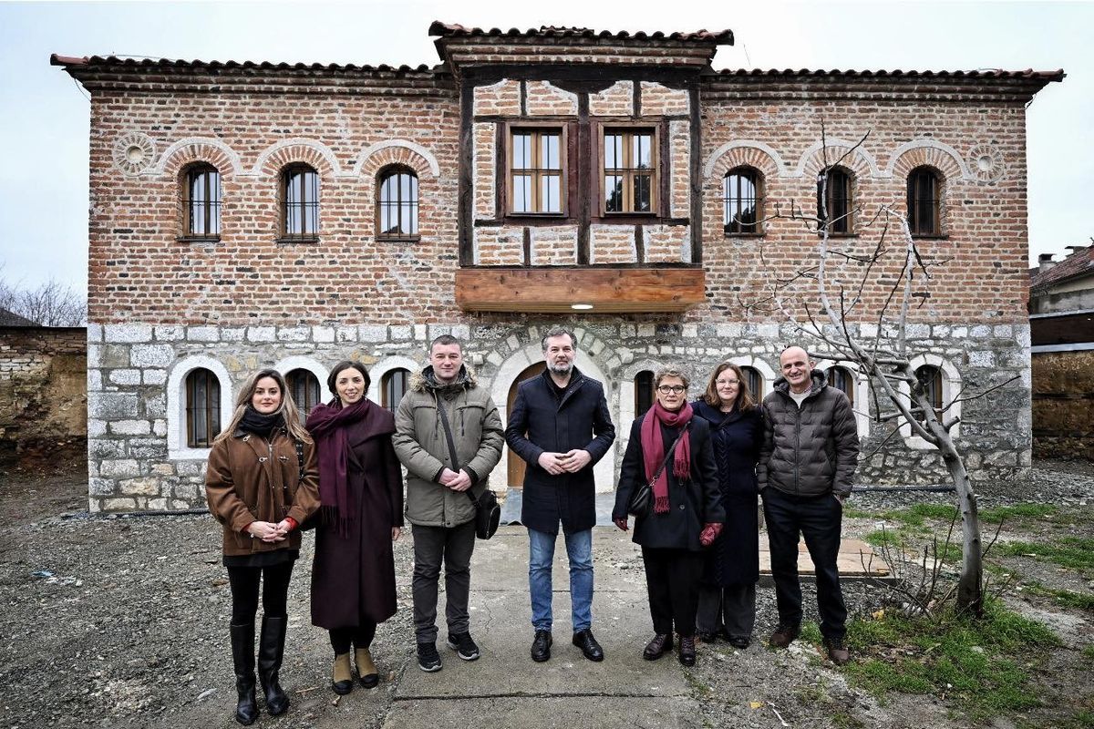 Çeku: Restaurohet Shtëpia Dobruna Polloshka në Gjakovë, gati për funksionalizim Çeku: Restaurohet Shtëpia Dobruna Polloshka në Gjakovë, gati për funksionalizim