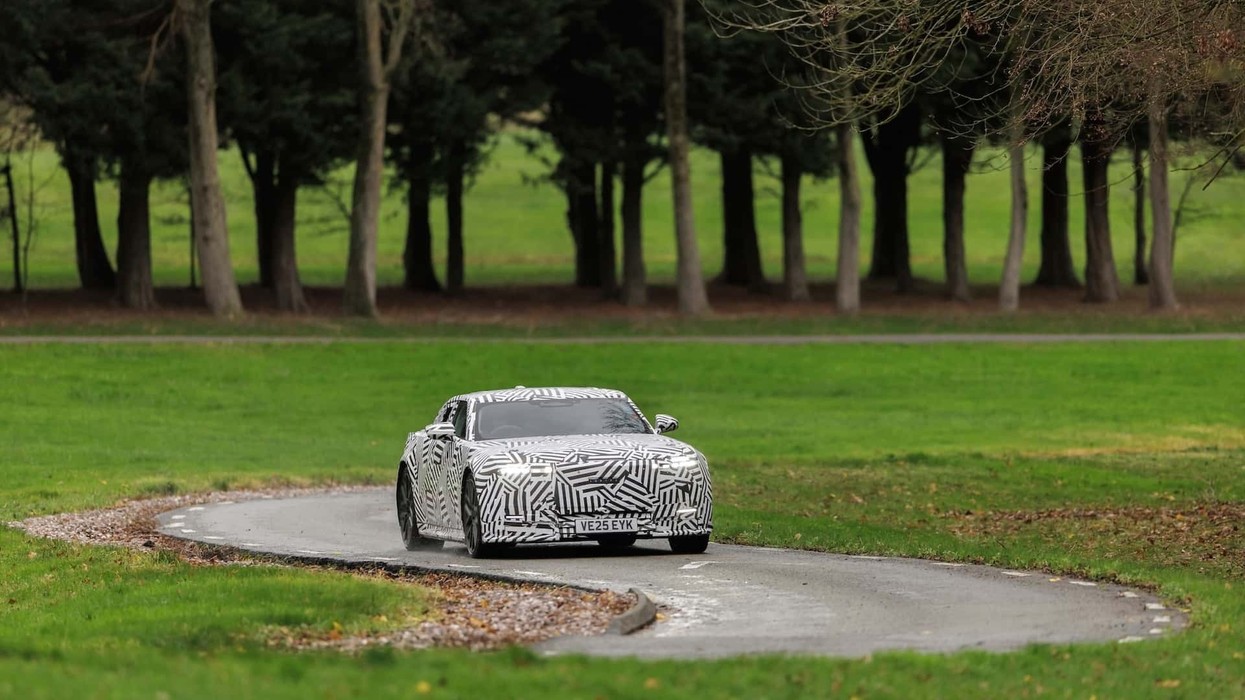 Vetura e re elektrike e Jaguar mund të ketë edhe një motor me benzinë