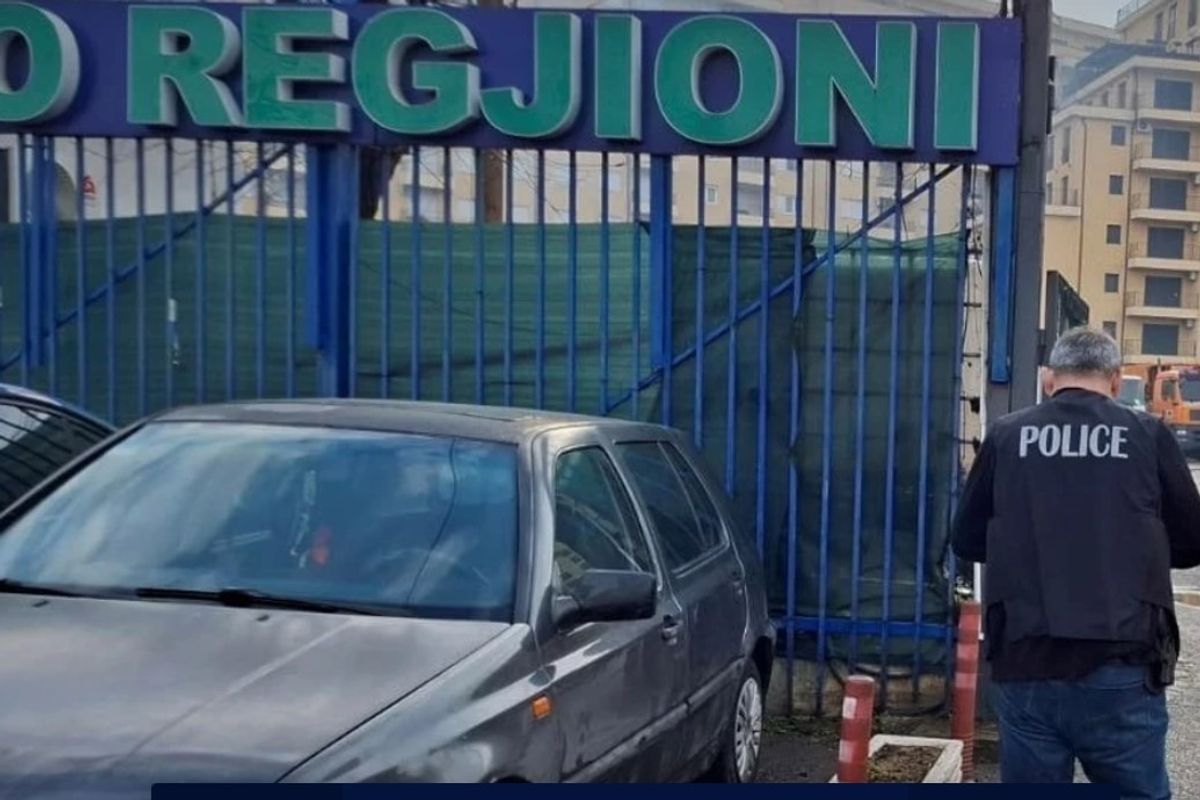 Arrestimi i dy personave në Prizren për keqpërdorim, Policia tregon se çfarë kanë konfiskuar Arrestimi i dy personave në Prizren për keqpërdorim, Policia tregon se çfarë kanë konfiskuar