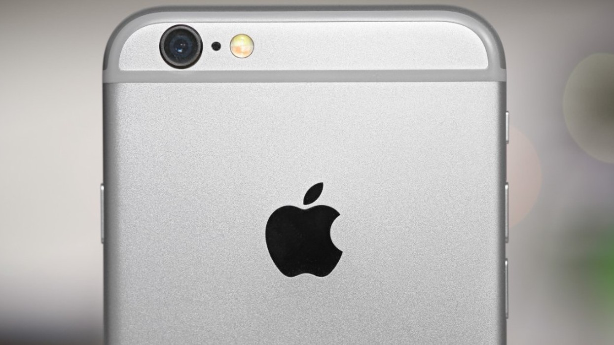 iPhone 5s dhe iPhone 6 po marrin “një përditësim surprizë” të ri të iOS