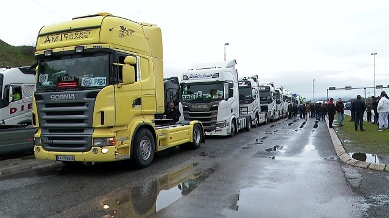 LAMM: Vazhdon bllokimi i qarkullimit të transportuesve të mallrave në pikat kufitare të RMV-së