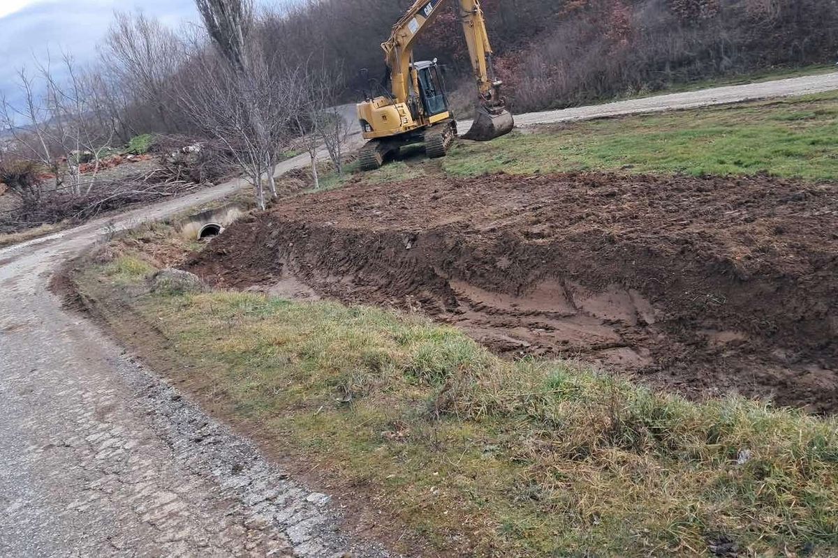 Idrizi: Kanë nisur intervenimet për sanimin e dëmeve pas reshjeve të fundit në Vushtrri Idrizi: Kanë nisur intervenimet për sanimin e dëmeve pas reshjeve të fundit në Vushtrri