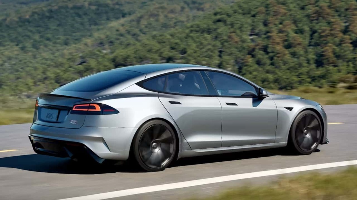 Tesla ndalon prodhimin e modeleve S dhe X