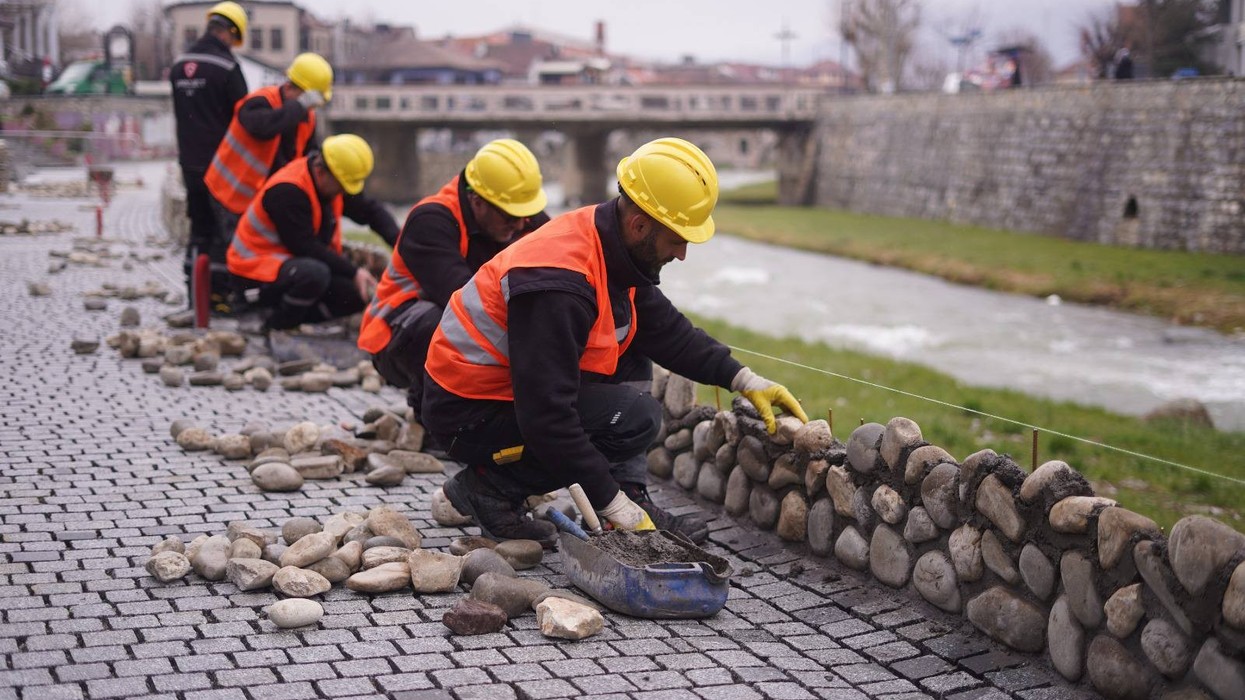 Totaj: Drejt përfundimit punimet për rehabilitimin e “Kejit” në Shadërvan