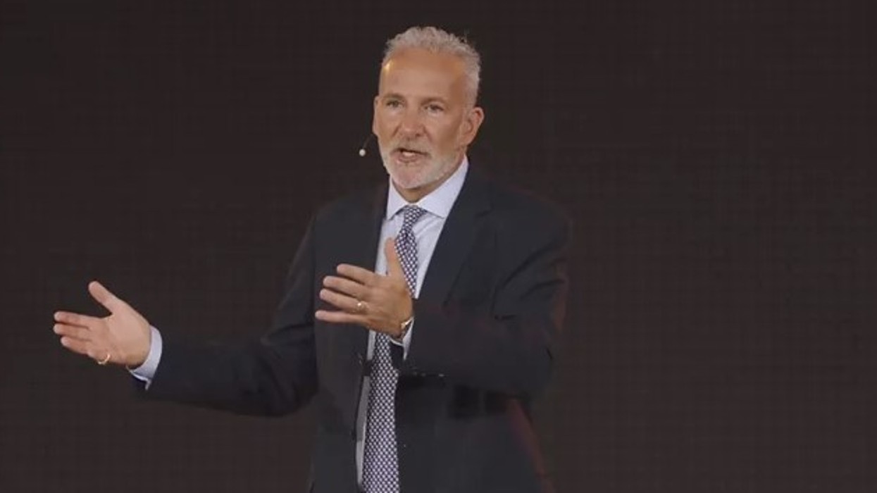 Analisti që parashikoi krizën botërore financiare të 2008-s, paralajmëron ditë të errëta për dollarin amerikan