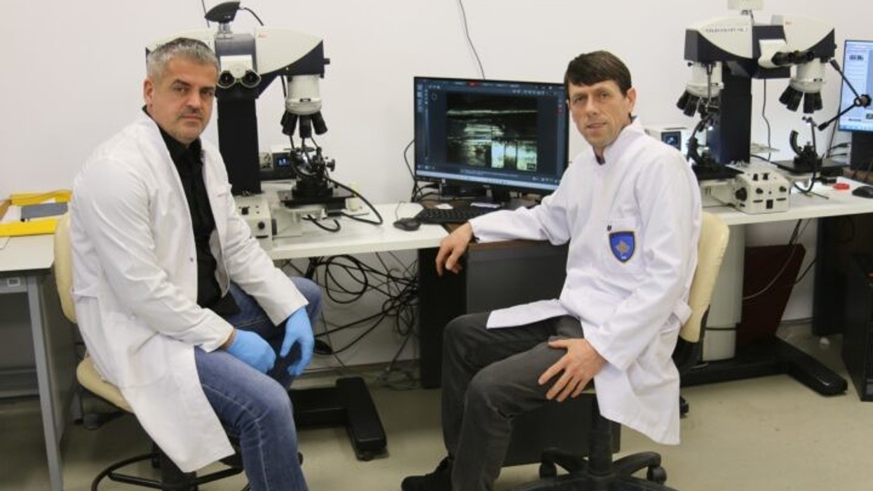 Ekspertët e Agjencisë së Kosovës për Forenzikë të suksesshëm në testin ndërkombëtar për ekzaminimin e armëve