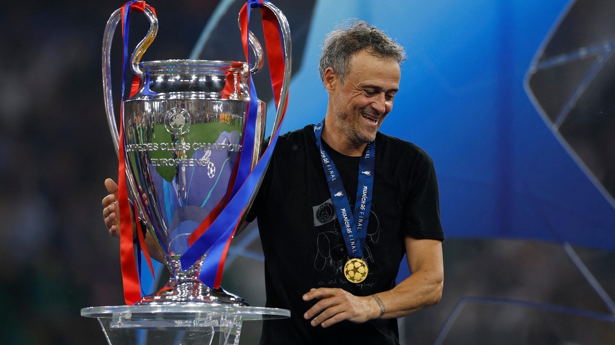 Prapaskena befasuese: Si PSG-ja e zgjodhi Luis Enriquen për trajner pas shkarkimit të Pochettinos