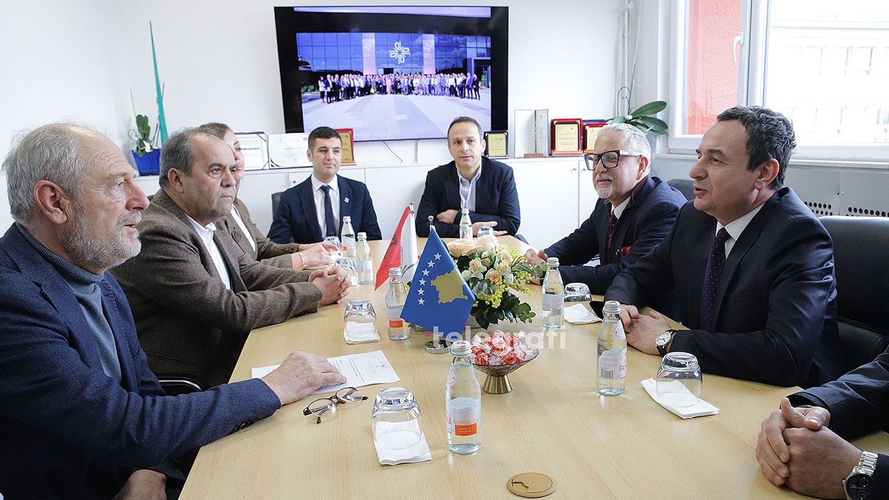 Kurti: Ka rënie të largimit të mjekëve nga Kosova, më pak pacientë dërgohen jashtë vendit Kurti: Ka rënie të largimit të mjekëve nga Kosova, më pak pacientë dërgohen jashtë vendit