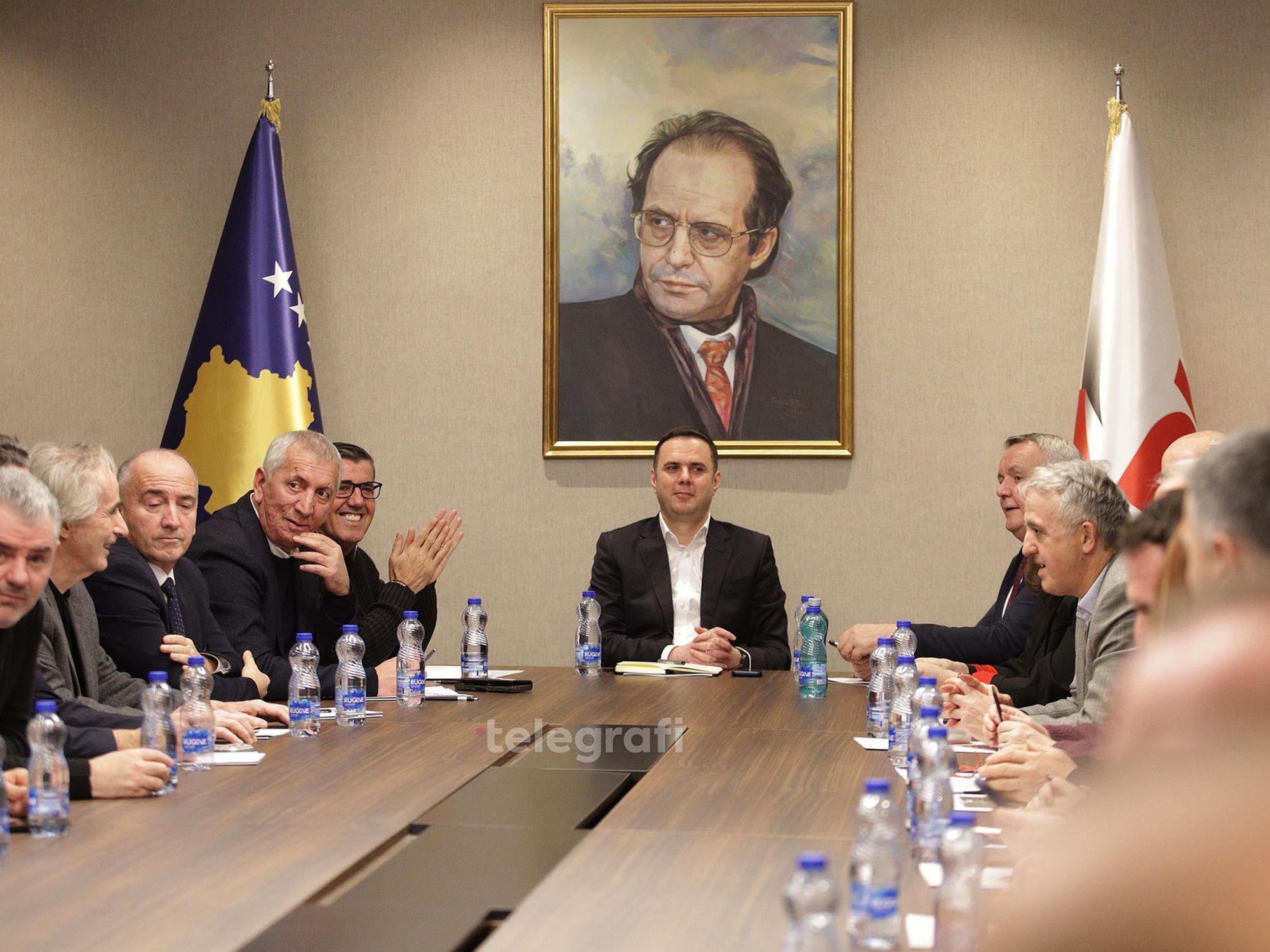 Mblidhet sot LDK, delegatët vendosin për votëbesimin e Lumir Abdixhikut Mblidhet sot LDK, delegatët vendosin për votëbesimin e Lumir Abdixhikut